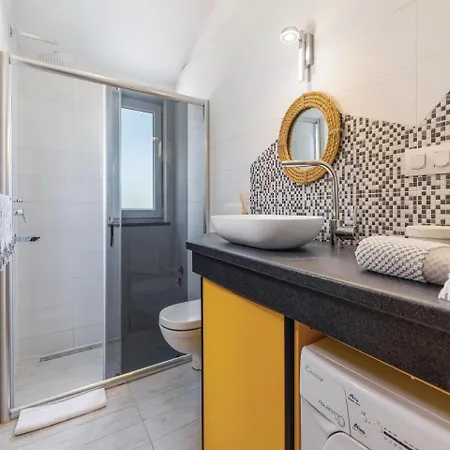 Four Bedroom Holiday In Nova Vas Сasa de vacaciones Nova Vas (Porec)