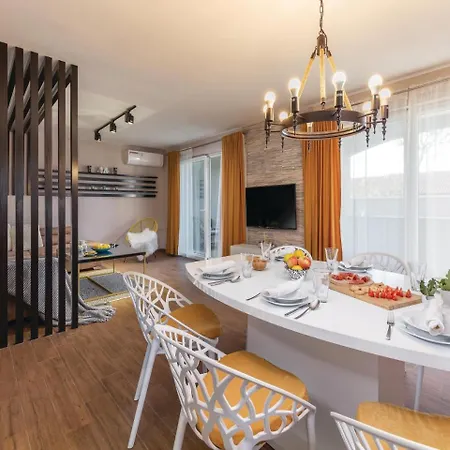 Four Bedroom Holiday In Nova Vas Nova Vas (Porec)