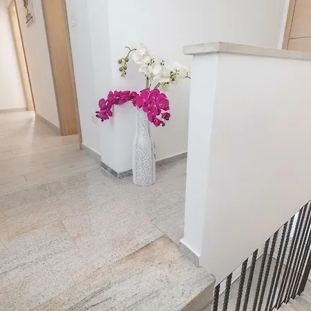 Сasa de vacaciones Four Bedroom Holiday In Nova Vas