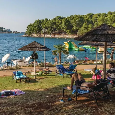 Сasa de vacaciones Four Bedroom Holiday In Nova Vas *